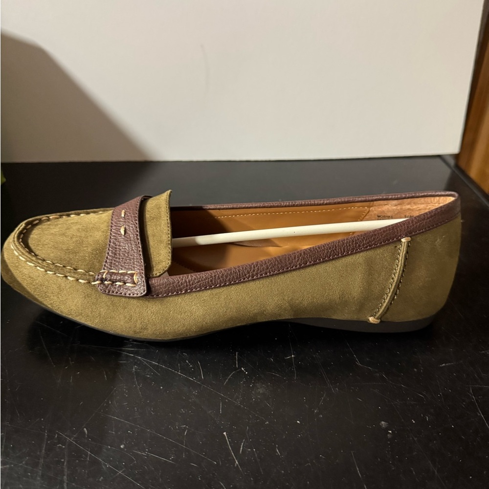 Mootsies Tootsies Olive and Chocolate Loafers